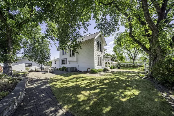 Eagle Point, OR 97524,605 Meridian RD