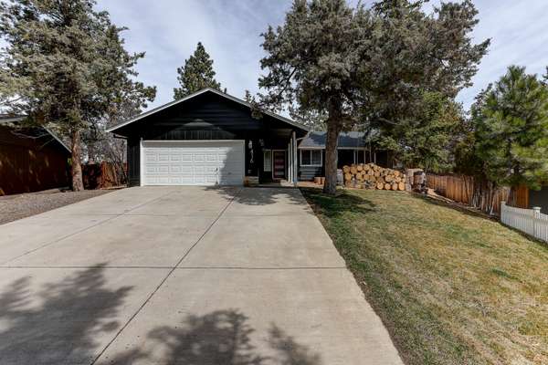 416 Blakely CT,  Bend,  OR 97702