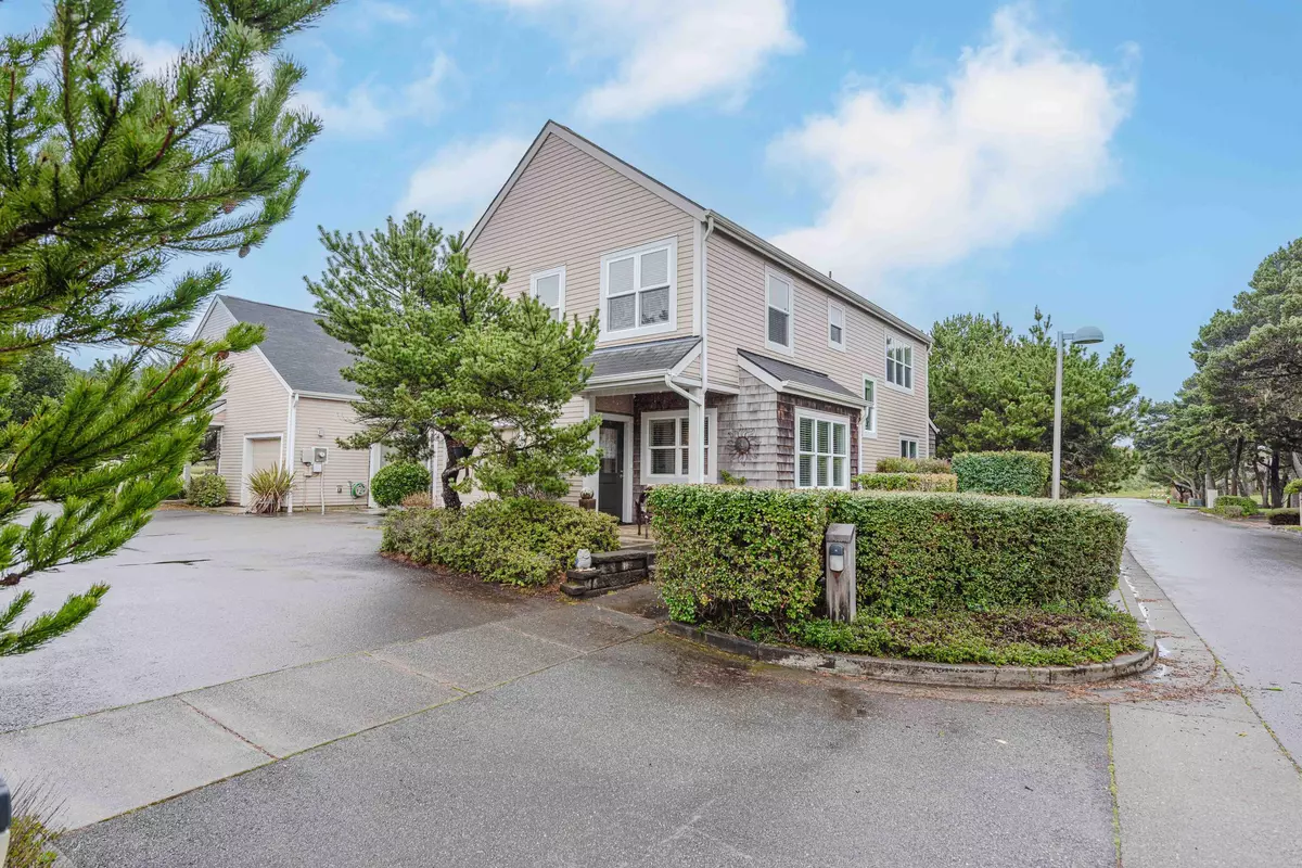 Bandon, OR 97411,1469 Elm CT