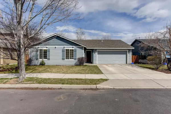 2875 Deschutes DR, Redmond, OR 97756