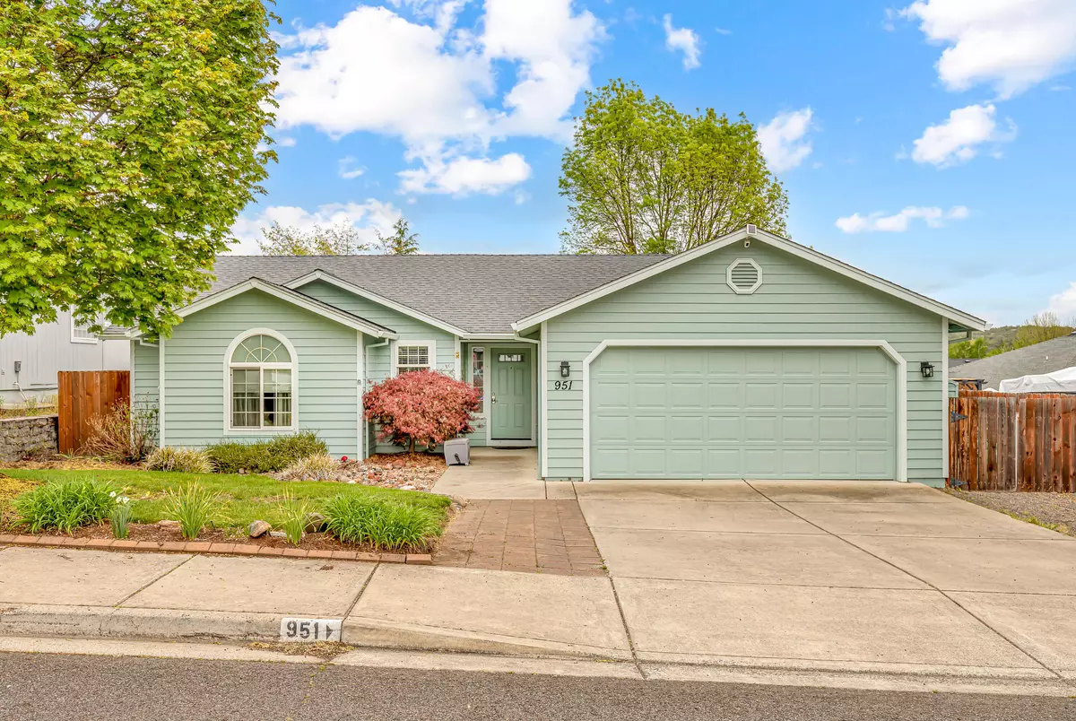 Eagle Point, OR 97524,951 Ridgeview DR