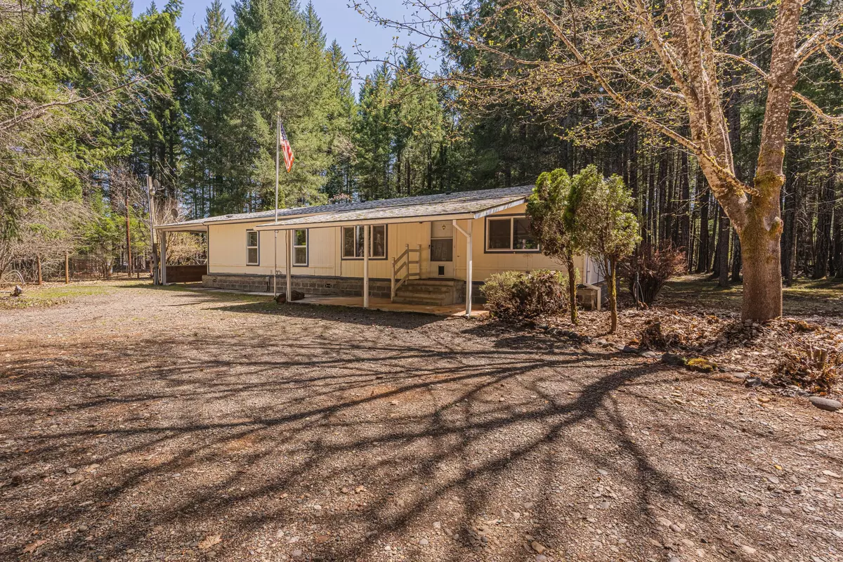 Cave Junction, OR 97523,525 Logan Cut DR