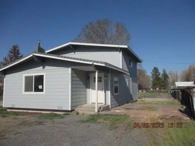 Klamath Falls, OR 97603,4121 Altamont DR