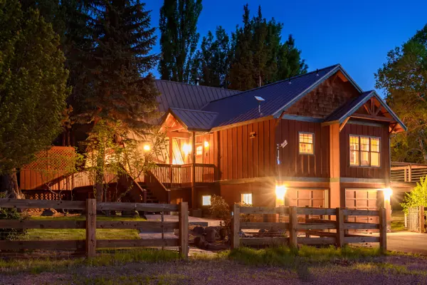 Bend, OR 97703,19225 Dusty LOOP