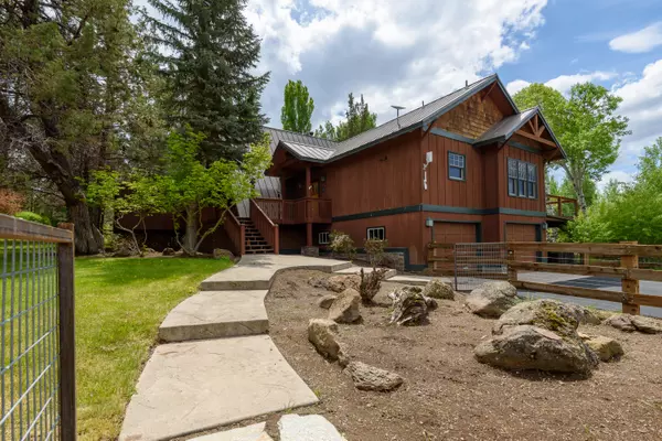 Bend, OR 97703,19225 Dusty LOOP