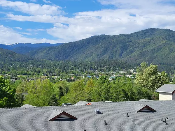 Ashland, OR 97520,946 Mountain Meadows CIR