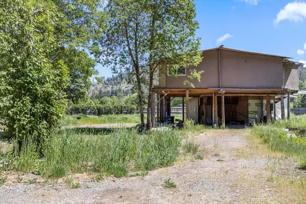 294 Thompson Creek RD, Selma, OR 97538