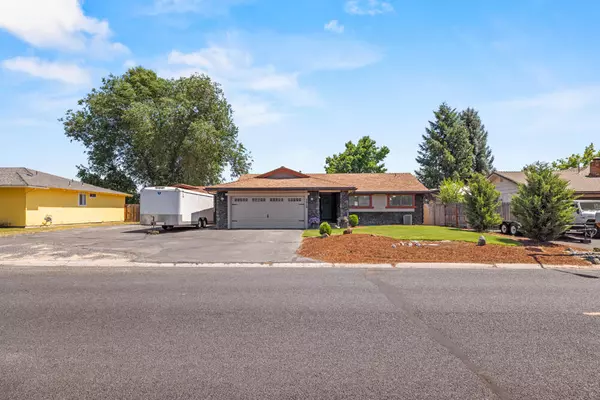 3929 La Marada WAY, Klamath Falls, OR 97603