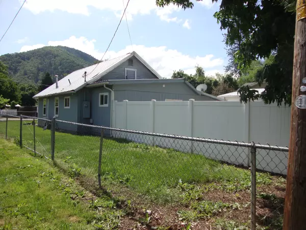 Rogue River, OR 97537,201 Park ST #A & B