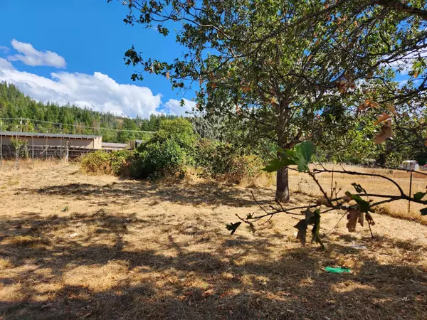 Cave Junction, OR 97523,1744 Laurel RD