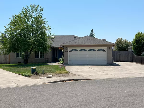 340 Willow Bend WAY, Central Point, OR 97502