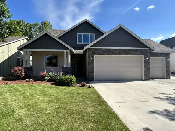 1554 Teakwood LN, Redmond, OR 97756