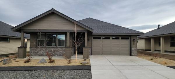 2366 Redwood AVE, Redmond, OR 97756