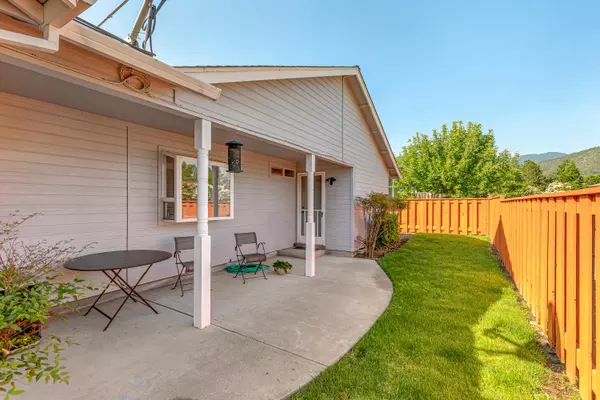 Ashland, OR 97520,798 St. Andrews CIR