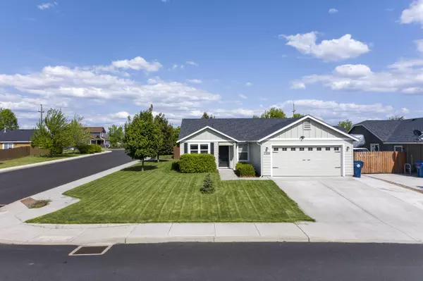 2568 3rd ST, Redmond, OR 97756