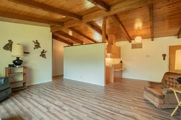 Medford, OR 97504,1920 Melody LN