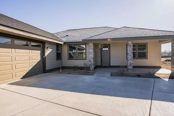 Redmond, OR 97756,2540 Redwood CIR