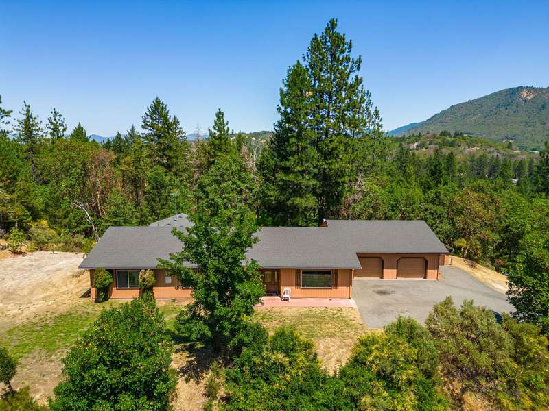 330 Glenwood ST, Grants Pass, OR 97527