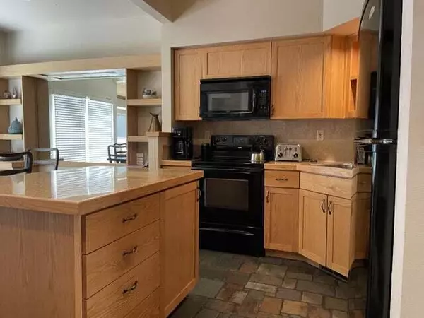 Redmond, OR 97756,2200 Snowgoose DR #RV1E