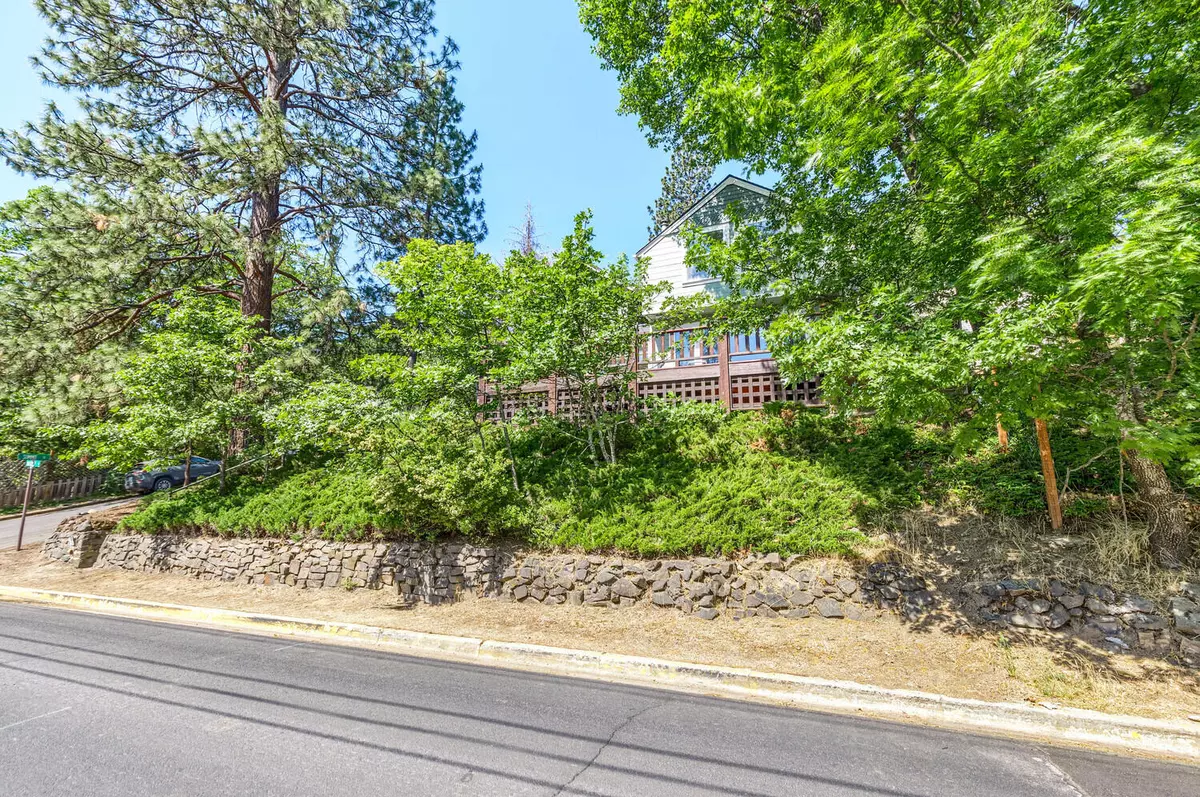 Ashland, OR 97520,155 Hillcrest ST