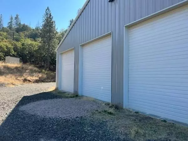 Eagle Point, OR 97524,365 White Tail DR