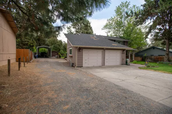 Bend, OR 97702,61182 Benham RD