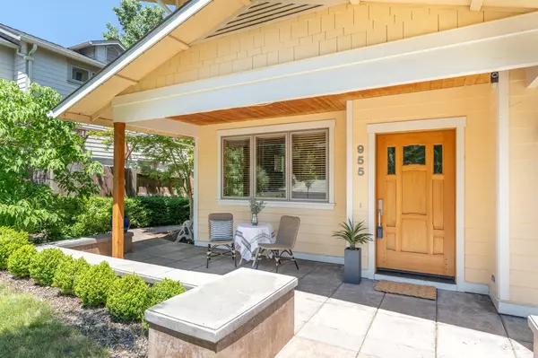 Ashland, OR 97520,955 Drew LN