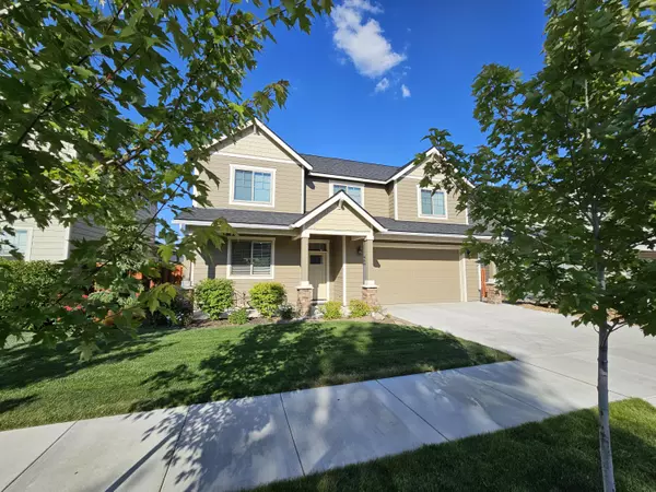 464 29th ST, Redmond, OR 97756