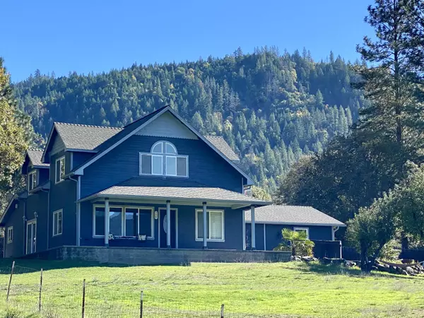 726 Earhart RD, Rogue River, OR 97537