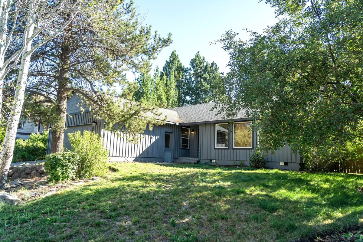 Bend, OR 97703,2370 Summerhill DR