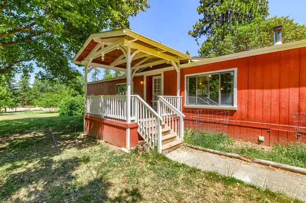 Merlin, OR 97532,739 Pleasant Valley RD