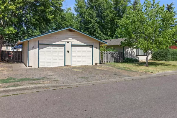 Ashland, OR 97520,599 Laurel ST