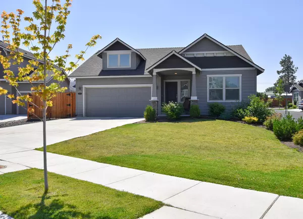 2362 Newberry LOOP, Redmond, OR 97756