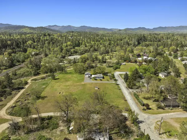 Merlin, OR 97532,387 Tavis DR