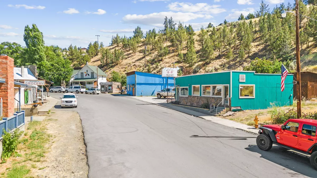 Mitchell, OR 97750,204 Main ST