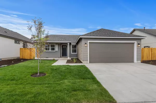 2460 Teak AVE #Lot #123, Redmond, OR 97756