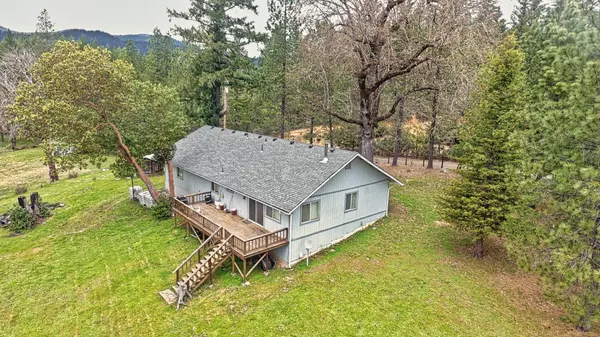 467 Draper Valley RD, Selma, OR 97538