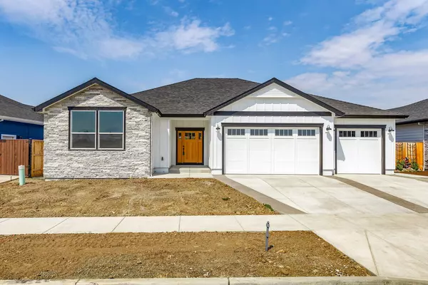 3211 Broken Top WAY, Medford, OR 97504