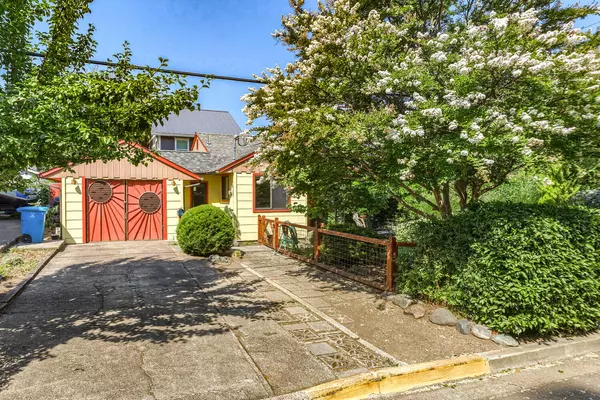 33 Morse AVE, Ashland, OR 97520