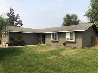 833 Maple CT, Redmond, OR 97756