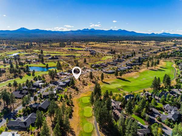 61594 Hosmer Lake DR, Bend, OR 97702