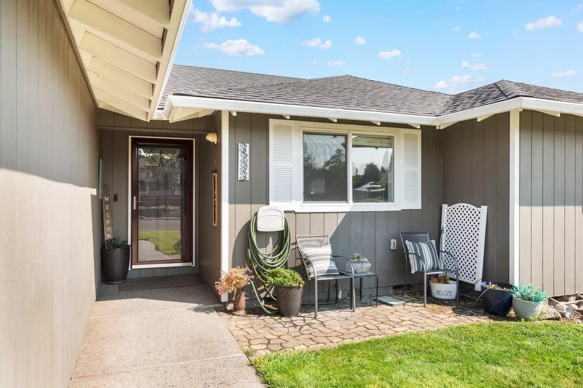 Medford, OR 97504,3293 Blackthorn WAY