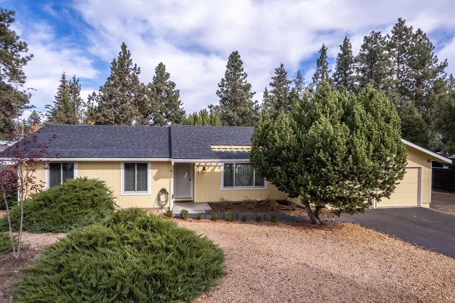 20282 Parr LN, Bend, OR 97702