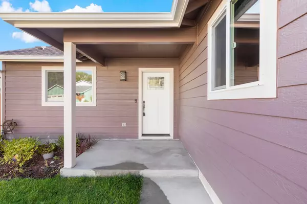 1787 Daffodil LN Grants Pass, OR 97526