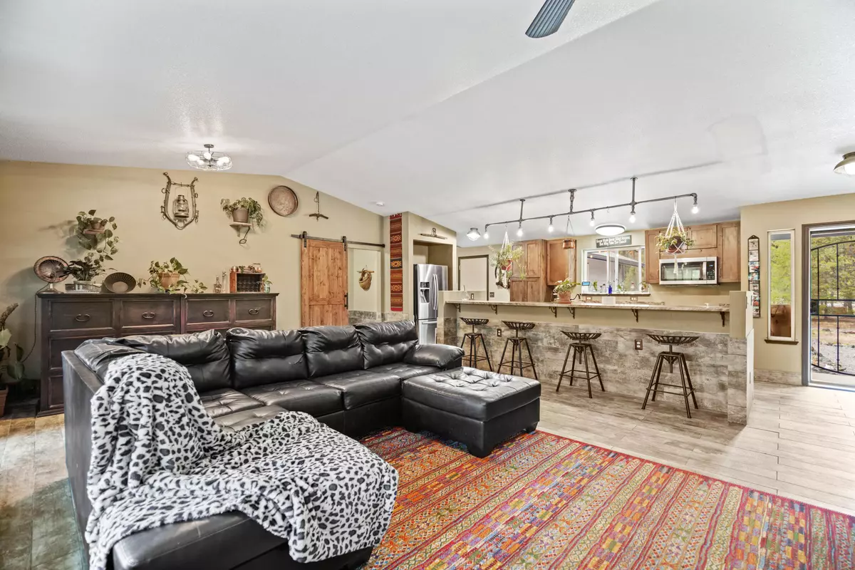 Bend, OR 97707,55884 Black Duck RD