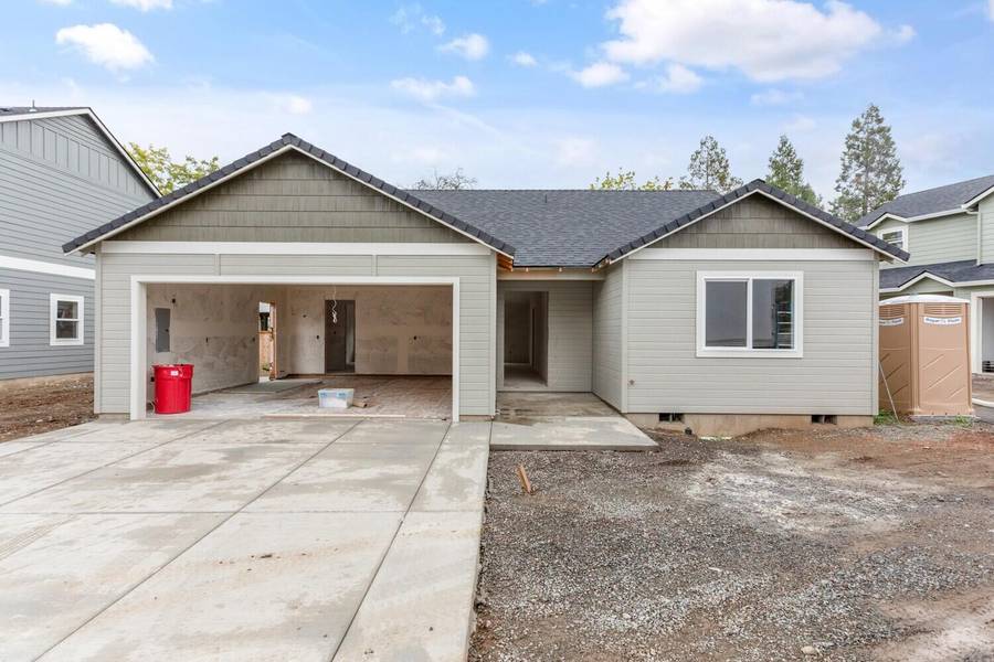 357 Dano DR, Phoenix, OR 97535