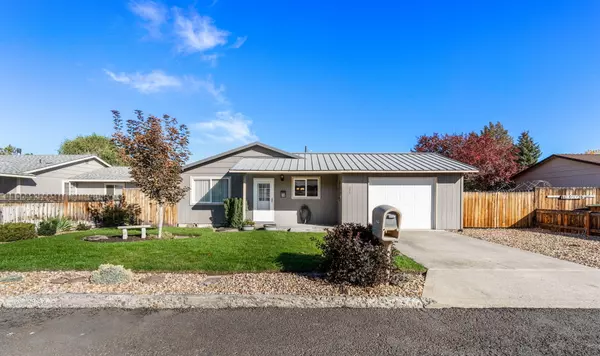 425 5th PL, Prineville, OR 97754