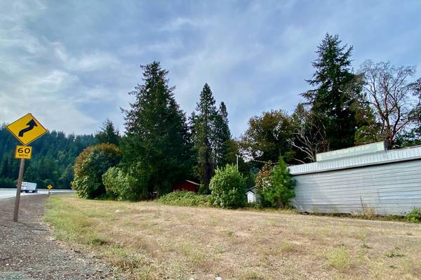 102 Old Stage RD, Wolf Creek, OR 97497