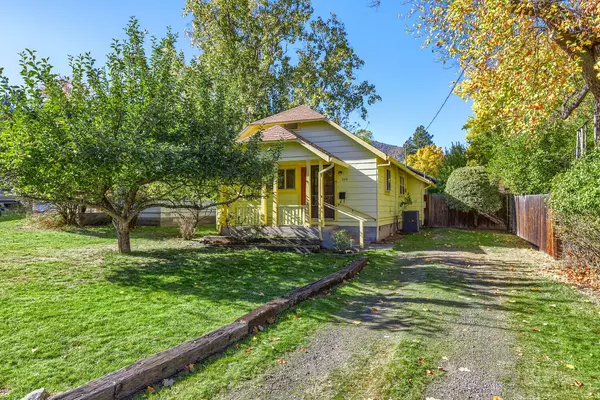 289 Palm AVE, Ashland, OR 97520