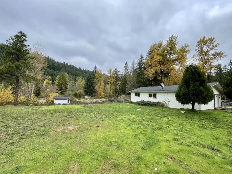 140 Bloom RD, Wolf Creek, OR 97497